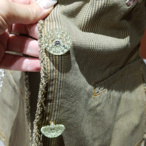 Inspirational embroidered jacket - Picture 2 of 6